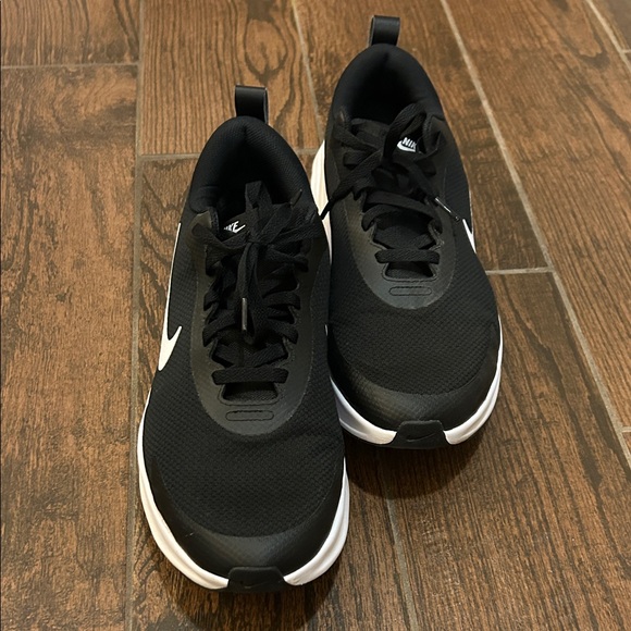 Men’s Nike Running Shoes – Black & White – Lightweight Comfort main image 5
